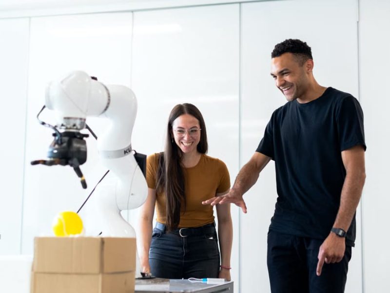 IA et emploi : 3,2 millions de postes transformés d’ici 2030